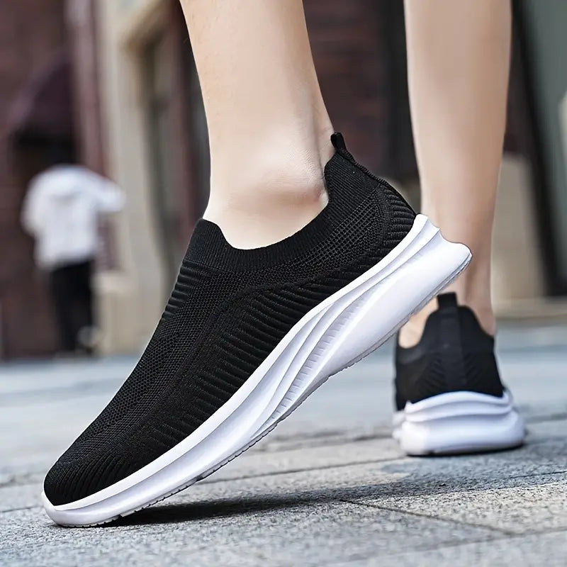 Lightweight walking sneakers with a breathable mesh upper